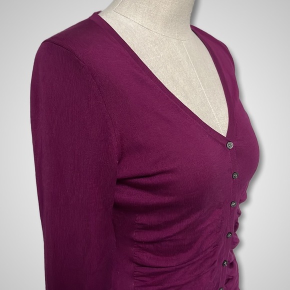 { Elie Tahari } - Cardigan Sweater - Picture 3 of 4